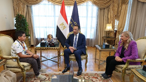 وزير الاتصالات 