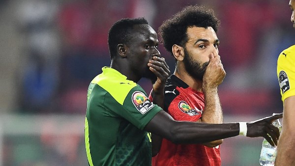  تغطية الفم في الملاعب