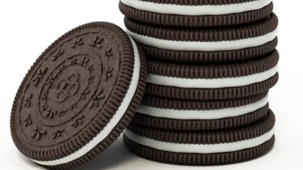 مصنع بسكويت يستخدم الفحم بديلا للكاكاو بالقليوبية