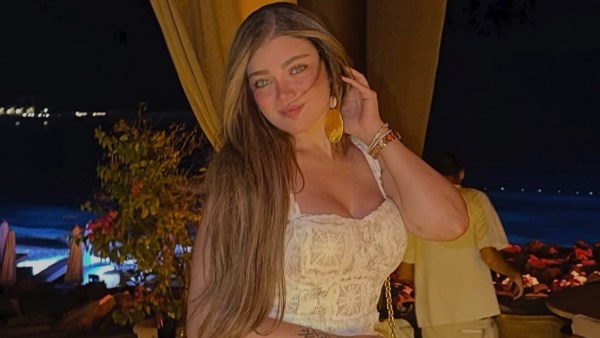 بفستان أبيض... ياسمين الخطيب تخطف الأنظار عبر إنستجرام