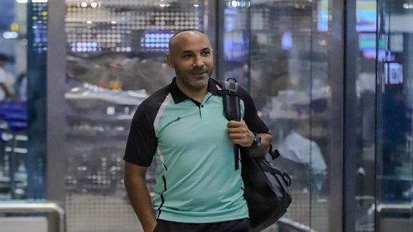 أيمن عبدالعزيز مدرب مودرن