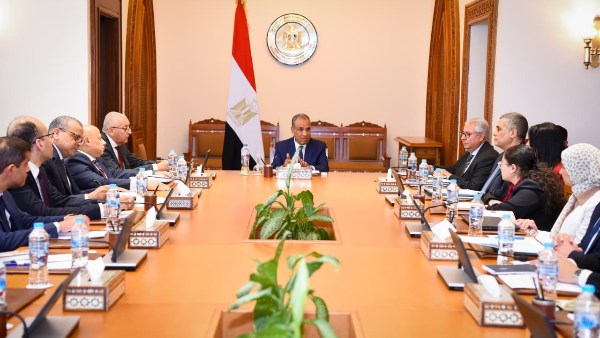 خلال الاجتماع