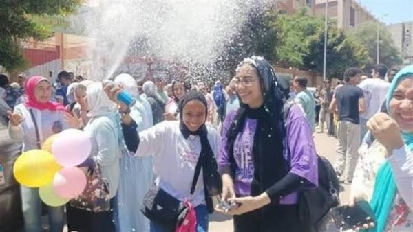 كفيفة ومن طالبات الدمج.. طالبة تحصد المركز الثالث على مستوى الجمهورية في الثانوية العامة