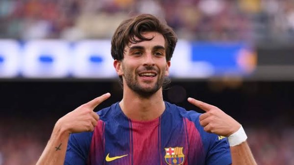 برشلونة يفتح الباب أمام رحيل فيران توريس وينتظر عرضًا رسميًا من باريس سان جيرمان