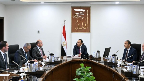 رئيس الوزراء يستعرض عددا من المقترحات لتطوير أداء البورصة المصرية وما حققته من إنجازات خلال الفترة الماضية