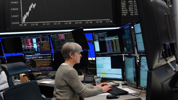 الأسهم الأوروبية ترتفع بدعم من تراجع أسعار النفط وترقب نتائج «إنفيديا» الأسهم الأوروبية ترتفع بدعم من تراجع أسعار النفط وترقب نتائج «إنفيديا»