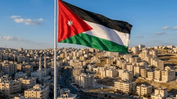 القوات المسلحة الأردنية: اعتراض 8 صواريخ اخترقت المجال الجوي للمملكة