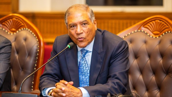 النائب عفت السادات