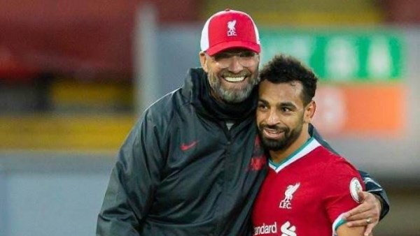 كلوب يدعم قرار محمد صلاح: يعرف جيدًا ما يفعله ولا يحتاج إلى تبرير اختياراته كلوب يدعم قرار محمد صلاح: يعرف جيدًا ما يفعله ولا يحتاج إلى تبرير اختياراته