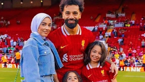 محمد صلاح وأسرته 