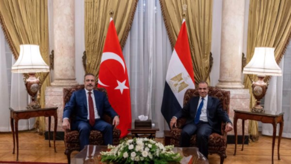 وزير الخارجية ونظيره التركي