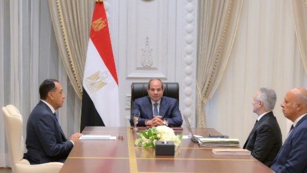الرئيس السيسي خلال اجتماعه بوزير العدل