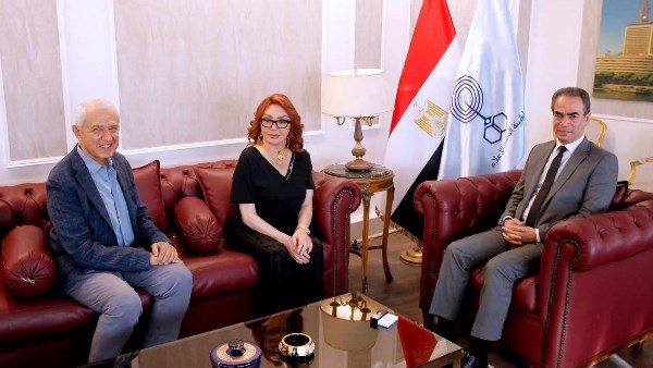 عن رواية لإحسان عبد القدوس .. نبيلة عبيد تعود لماسبيرو بالمسلسل الإذاعي (يا ابنتي لا تحيريني معك)