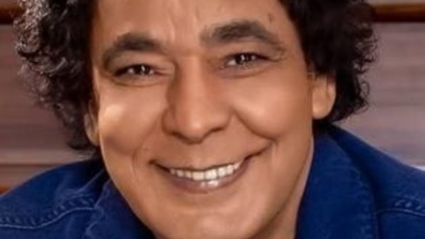 النجم محمد منير