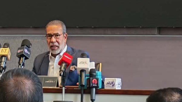 مدحت العدل: نتفادى أخطاء «حليم».. وبطل المسرحية سيُختار وفقًا لروحه وشخصيته لا للشبه فقط