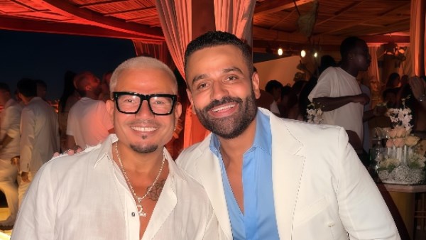 عمر السعيد برفقة عمرو دياب في الساحل الشمالي