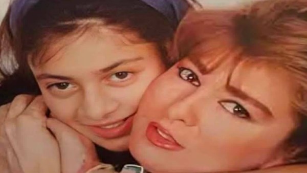 يسرا تنعى ياسمين سيف أبو النجا ابنة نجلاء فتحي وتعتذر عن عدم حضور جنازتها