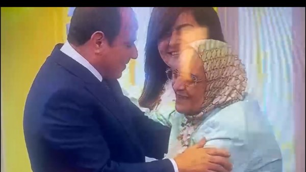  لقاء الدكتورة آمال مع الرئيس السيسي بعد تكريمها 