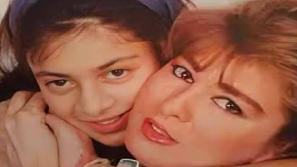 نجلاء فتحى وابنتها