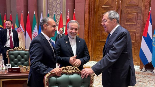 وزير الخارجية يلتقي نظيريه الروسي والإيراني على هامش قمة البريكس