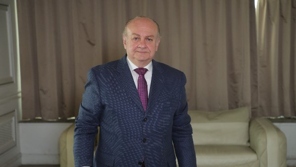 السفير يوسف مصطفى زاده عضو المجلس المصري للشؤون الخارجية ومساعد وزير الخارجية الأسبق