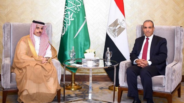 وزير الخارجية و الامير فيصل بن فرحان