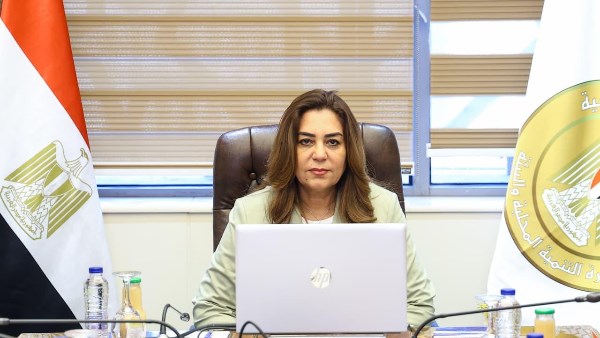  الدكتورة منال عوض