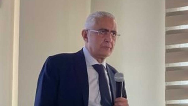السفير طارق دحروج
