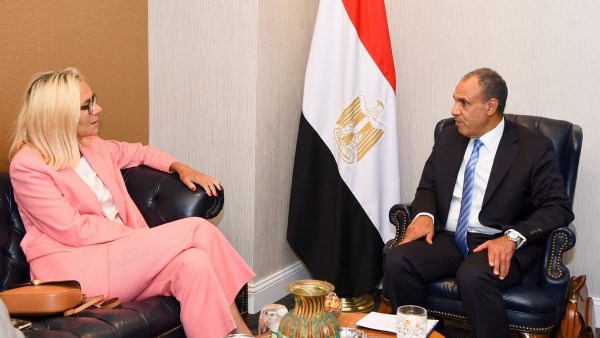  الدكتور بدر عبد العاطي
