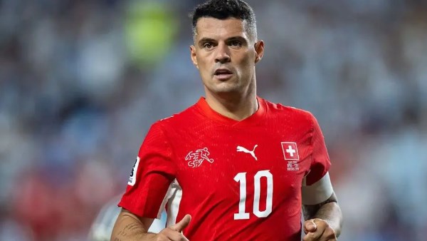 قائد منتخب سويسرا جرانيت تشاكا
