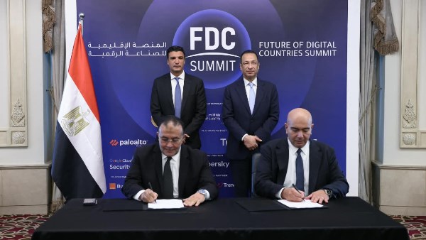 وزير الاتصالات