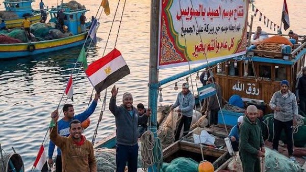 البحر فتح أبوابه عودة مراكب الصيد بخليج السويس بعد انتهاء فترة الحظر 