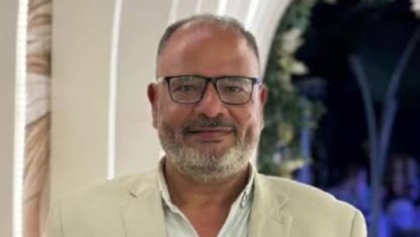 سقوط معلم من أعلى سلم أثناء تجهيز مدرسة السادات الصناعية بالسويس.. ونقله للمجمع الطبى