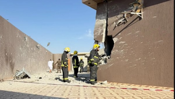 تدمير أجزاء من مبنى جراء شظايا مسيرة للحوثيين بالطائف