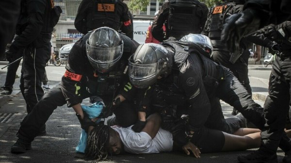 اشتباكات بين الشرطة الفرنسية ومتظاهرين، صورة أرشيفية 
