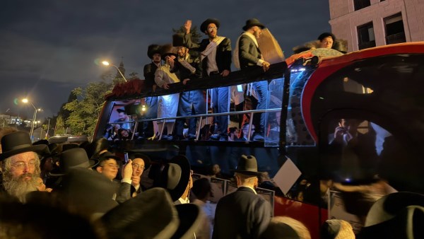 مظاهرات لليهود الحريديم في القدس المحتلة ضد التجنيد الإجباري 