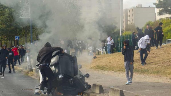 احتجاجات طلابية عنيفة في فرنسا 