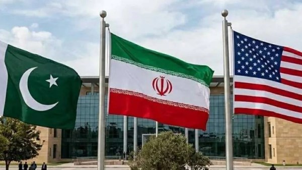 أمريكا وإيران وباكستان
