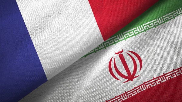 فرنسا وإيران