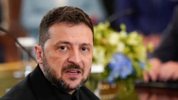  الرئيس الأوكراني فولوديمير زيلينسكي