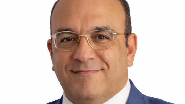 الدكتور تامر مدكور 