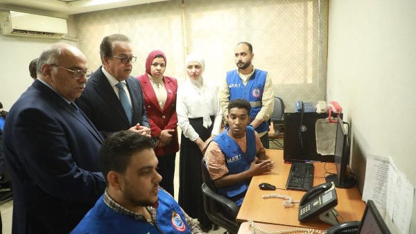 وزير الصحة يتفقد مركز الخدمات الطارئة 137
