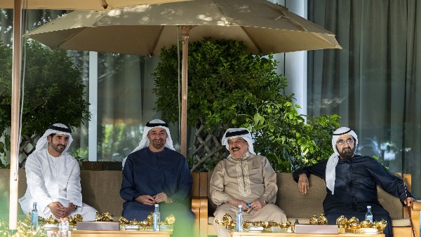 الرئيس الإماراتي وعاهل البحرين يبحثان عددا من القضايا الإقليمية والدولية المشتركة
