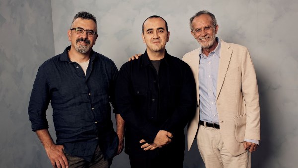 «حوار مع البحر»