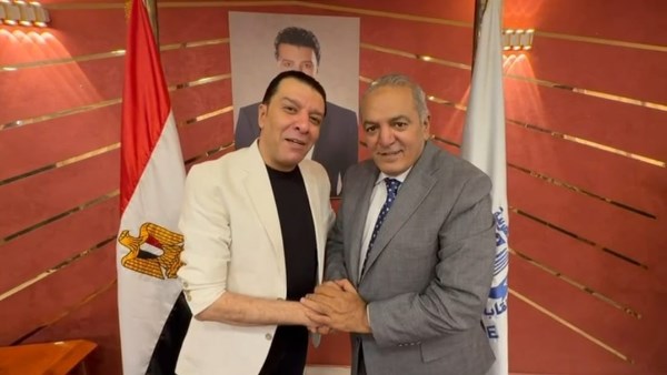 المطرب مصطفى كامل مع الفنان هاني الجراح