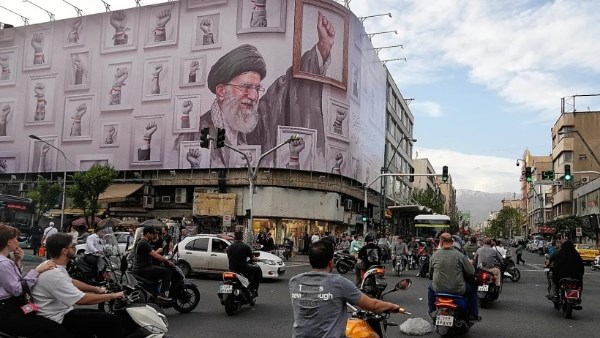 إيران 