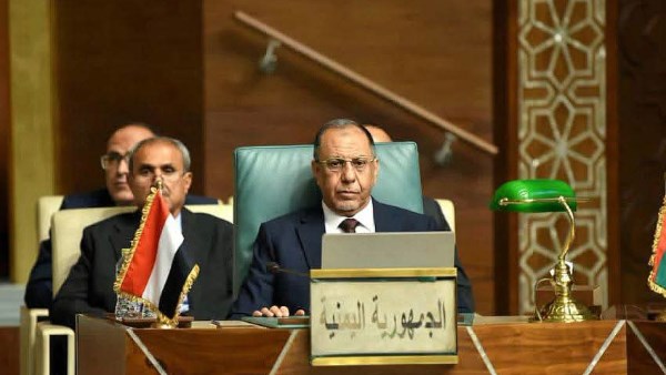 وزير الصناعة والتجارة اليمني محمد الأشول