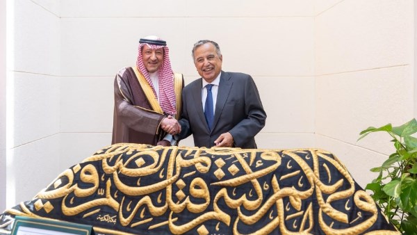 السعودية تهدي الجامعة العربية قطعة من كسوة الكعبة المشرفة