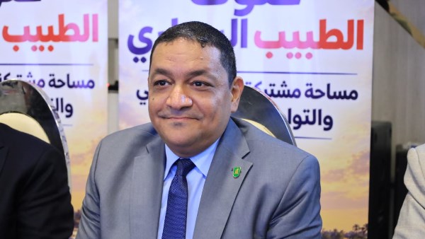 الدكتور أحمد سمير عميد كلية الطب البيطري بجامعة القاهرة