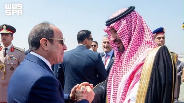 لحظة وصول الأمير محمد بن سلمان العاصمة المصرية القاهرة 